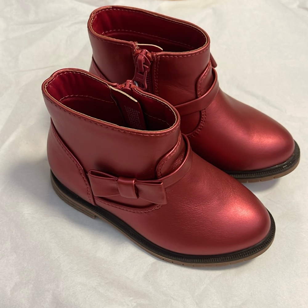 Cat and jack boots with bow on side